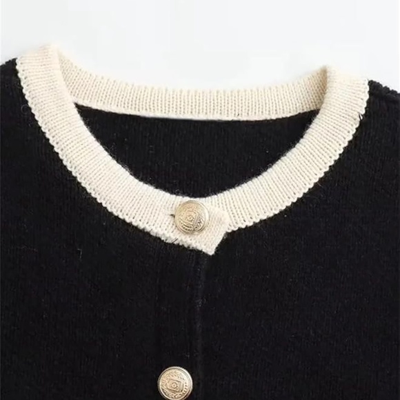 Gold button up Cardigan - Picture 2 of 4